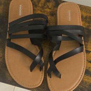 Sonoma Women's Black and Tan Strappy Sandals